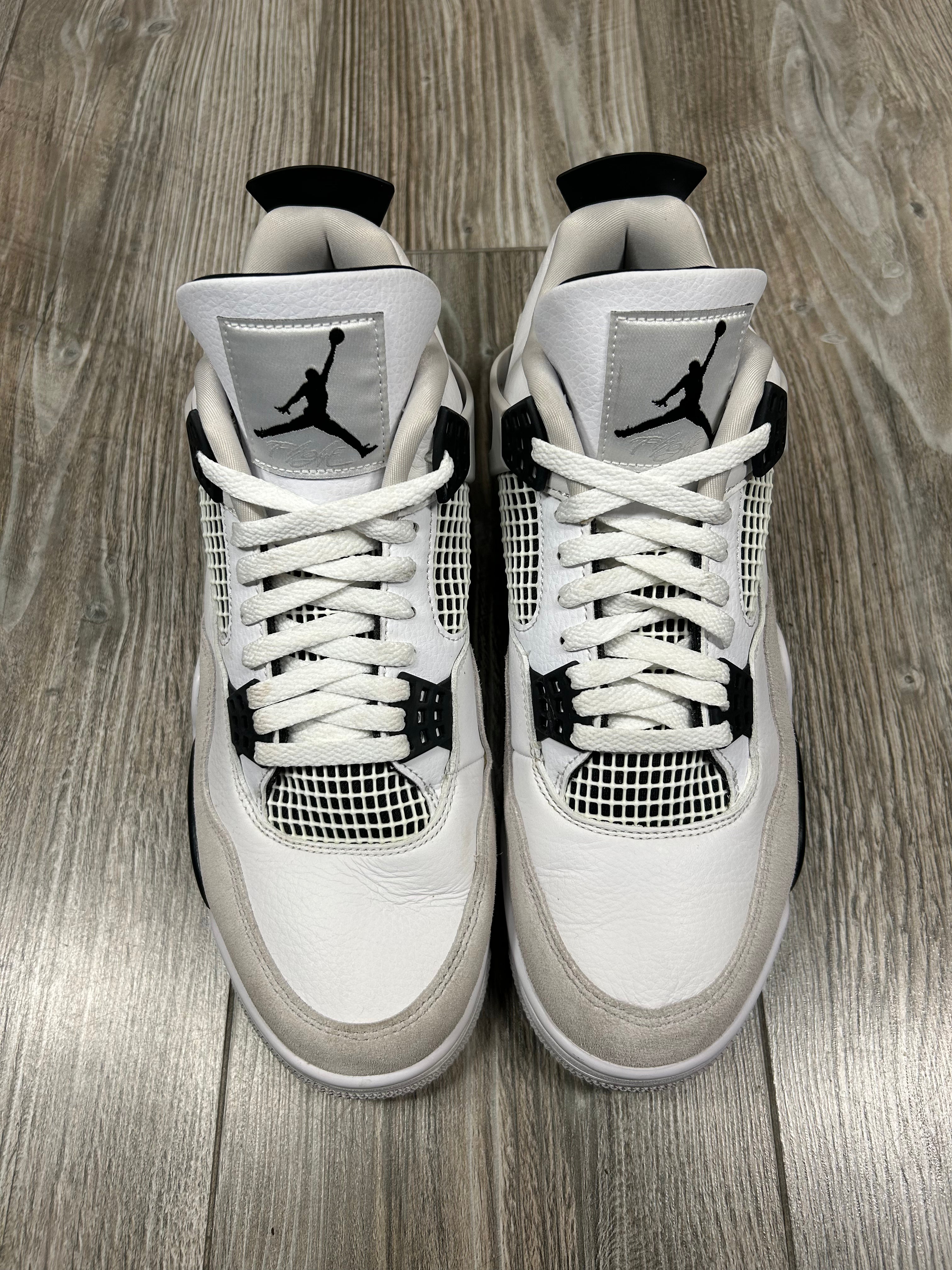 Jordan 4 Military Black (EU 45)