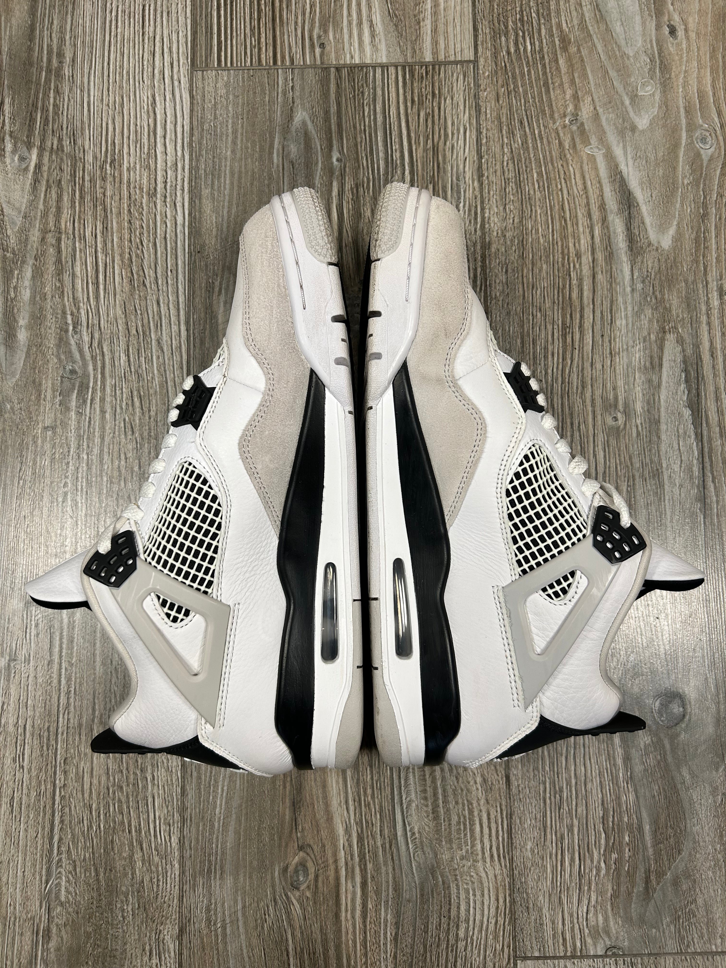 Jordan 4 Military Black (EU 45)