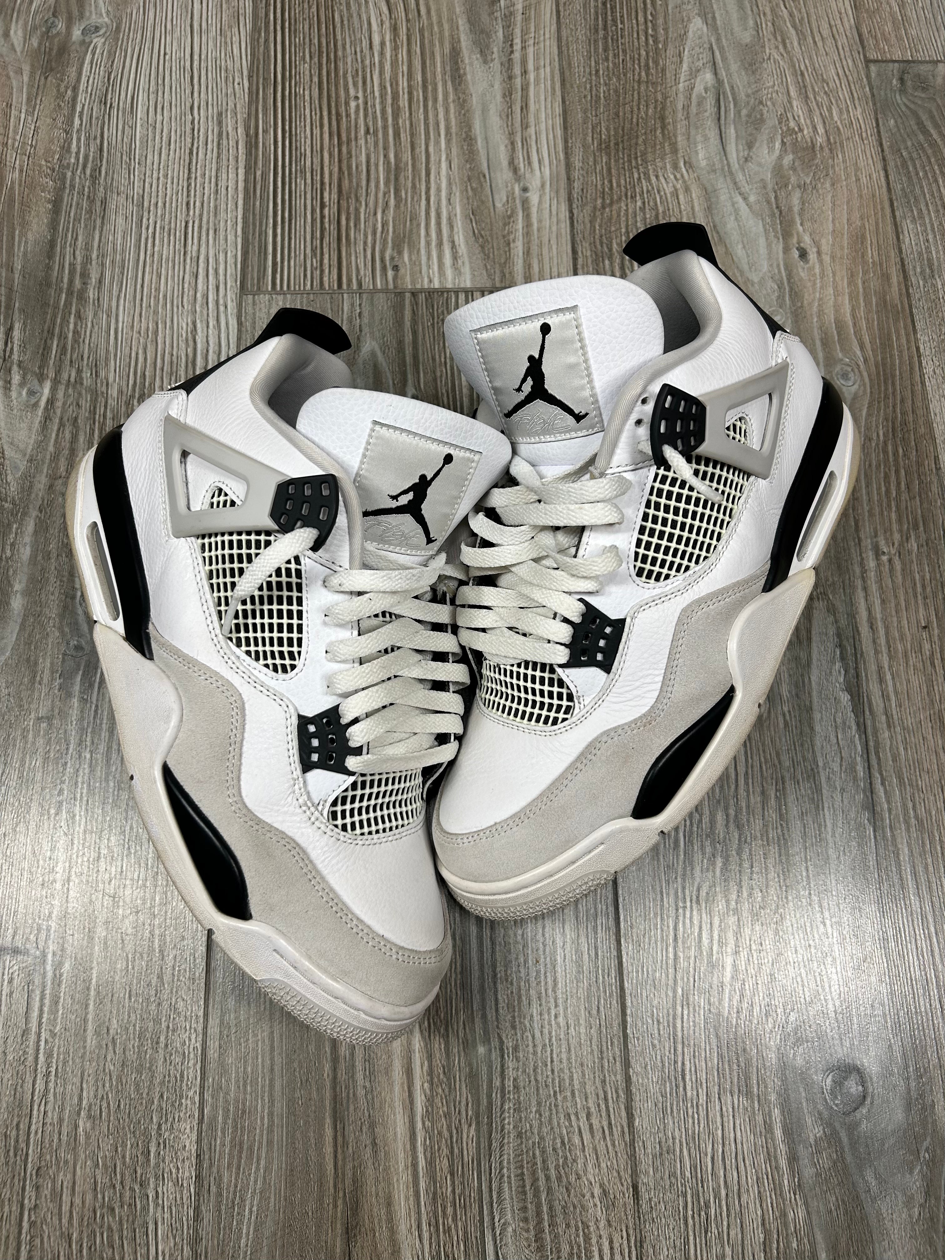 Jordan 4 Retro Military Black (EU 44.5)