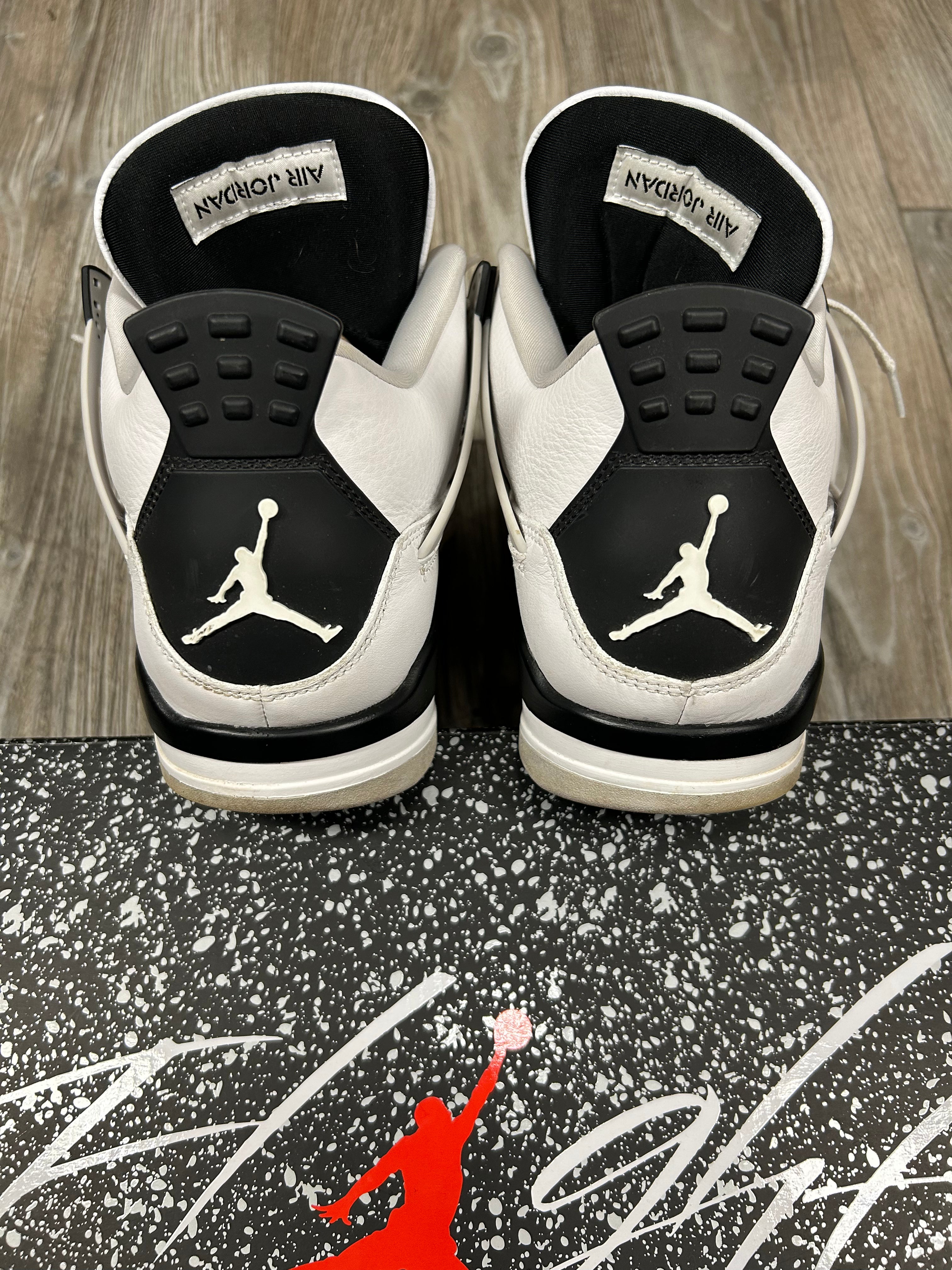 Jordan 4 Retro Military Black (EU 44.5)