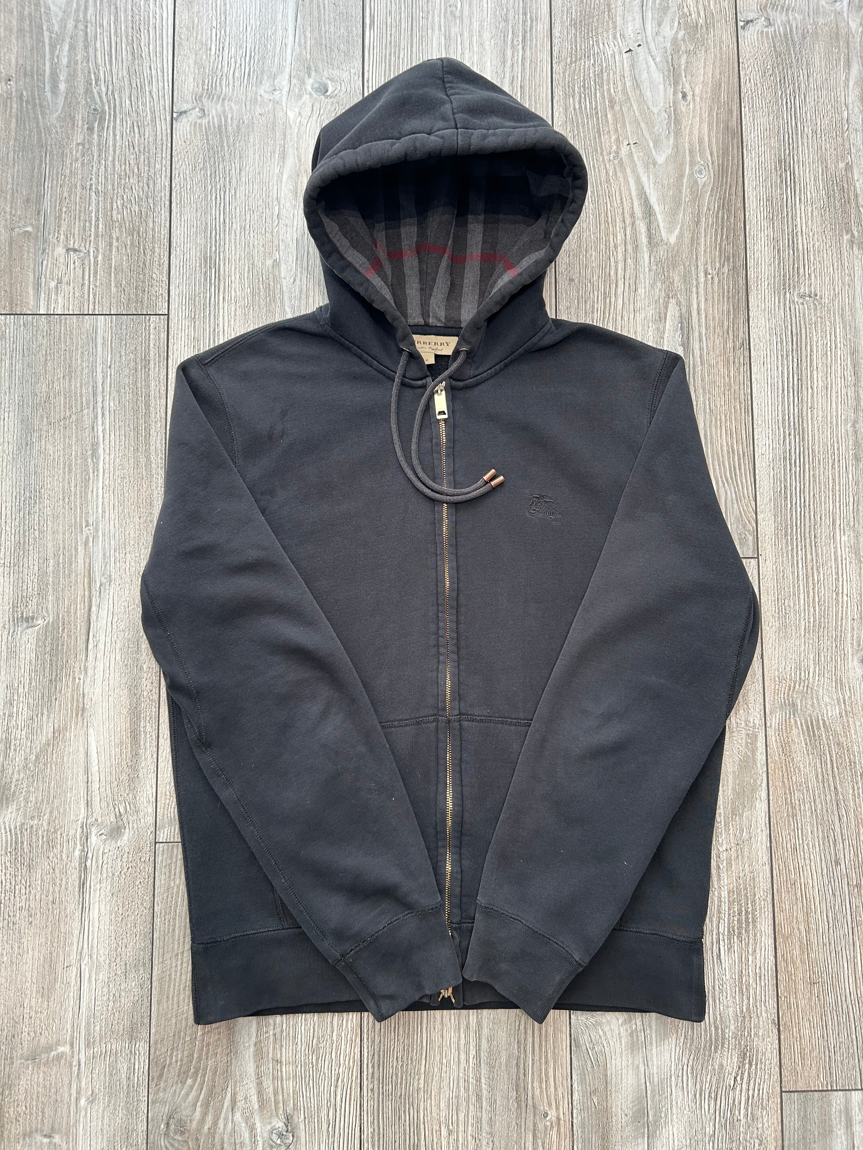 Burberry Hoodie (Fittaa M)