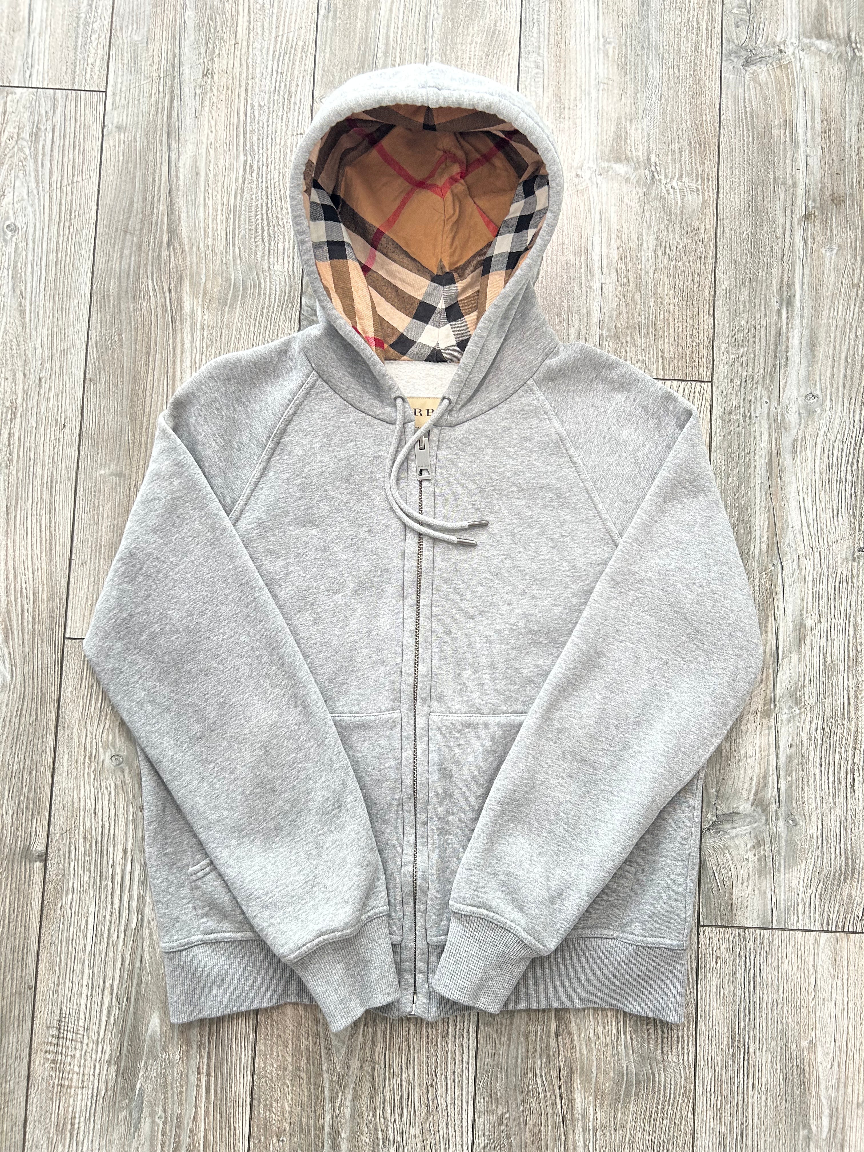 Burberry Hoodie (Fittaa XS)