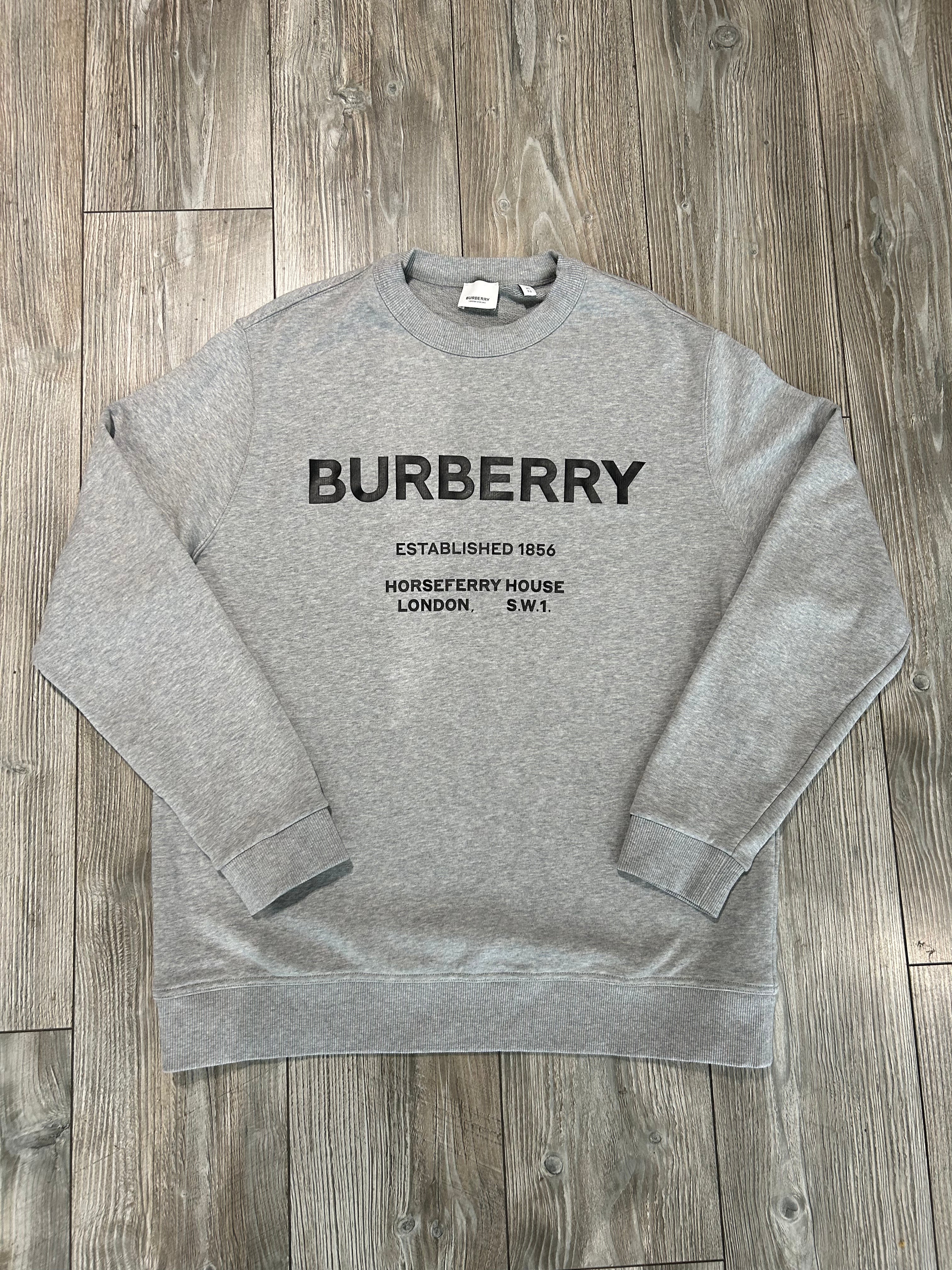 Burberry Sweater (Fittaa XL)