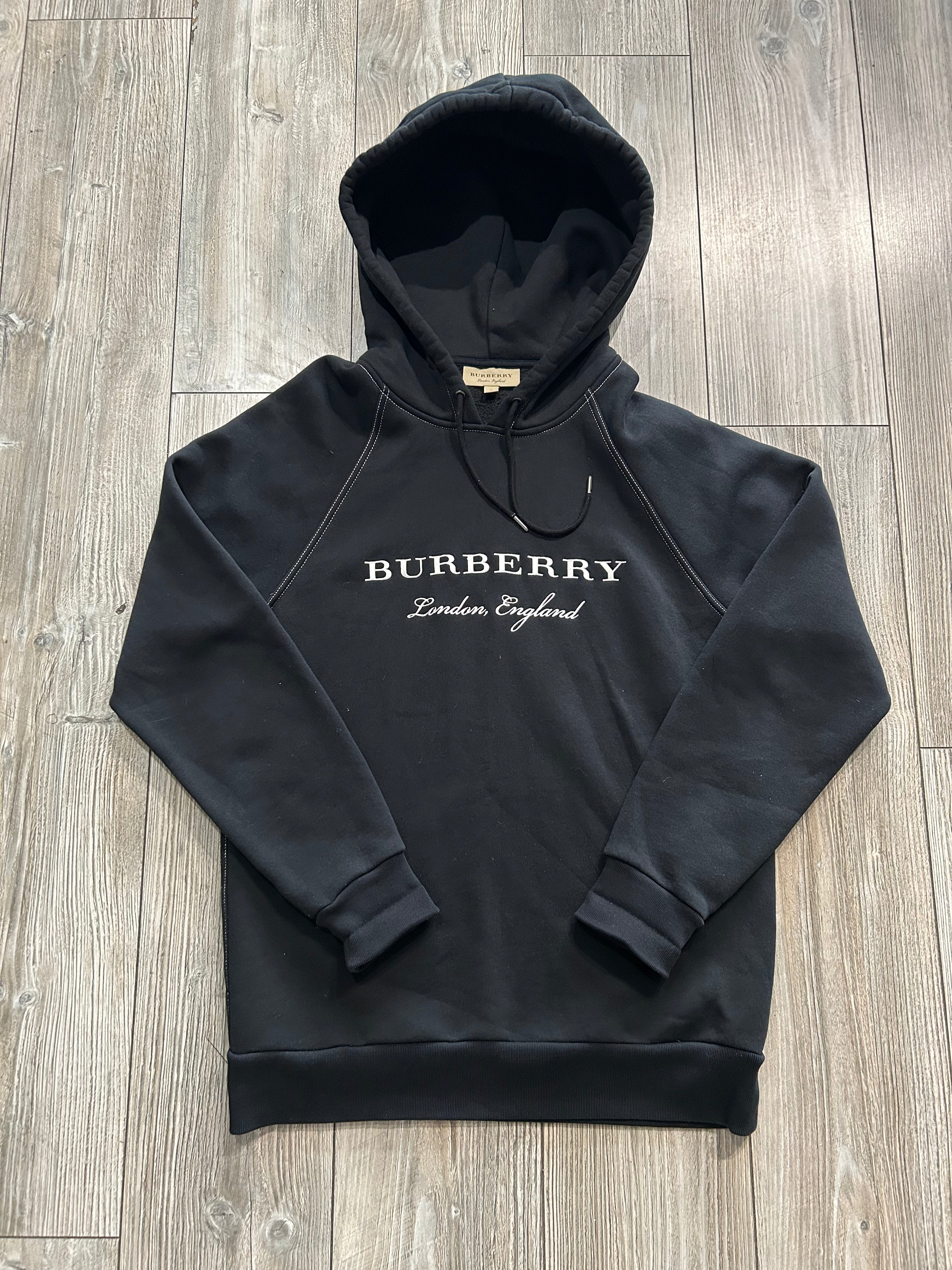 Burberry Hoodie (Fittaa L)