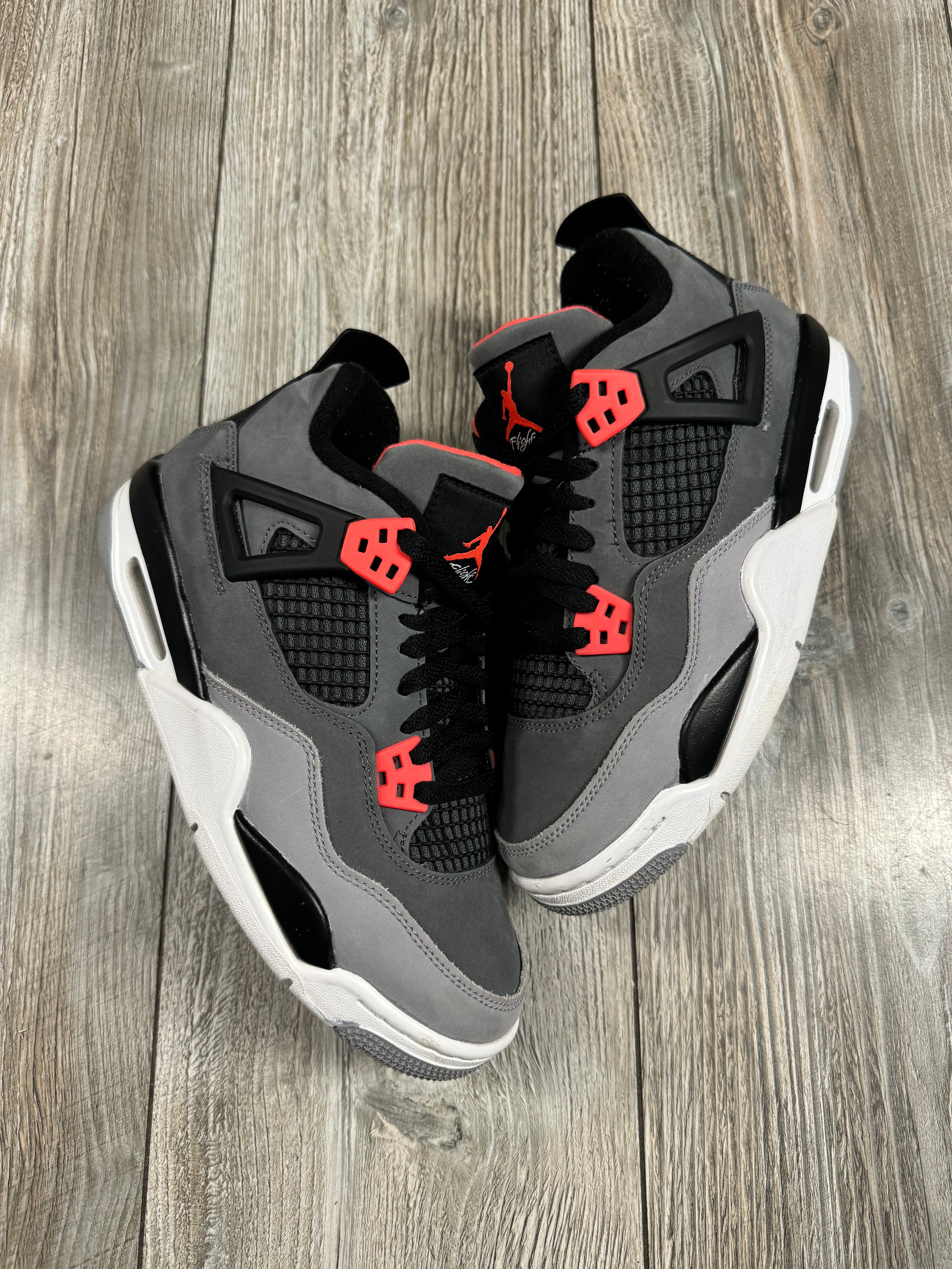Jordan 4 Retro Infrared (EU 38)
