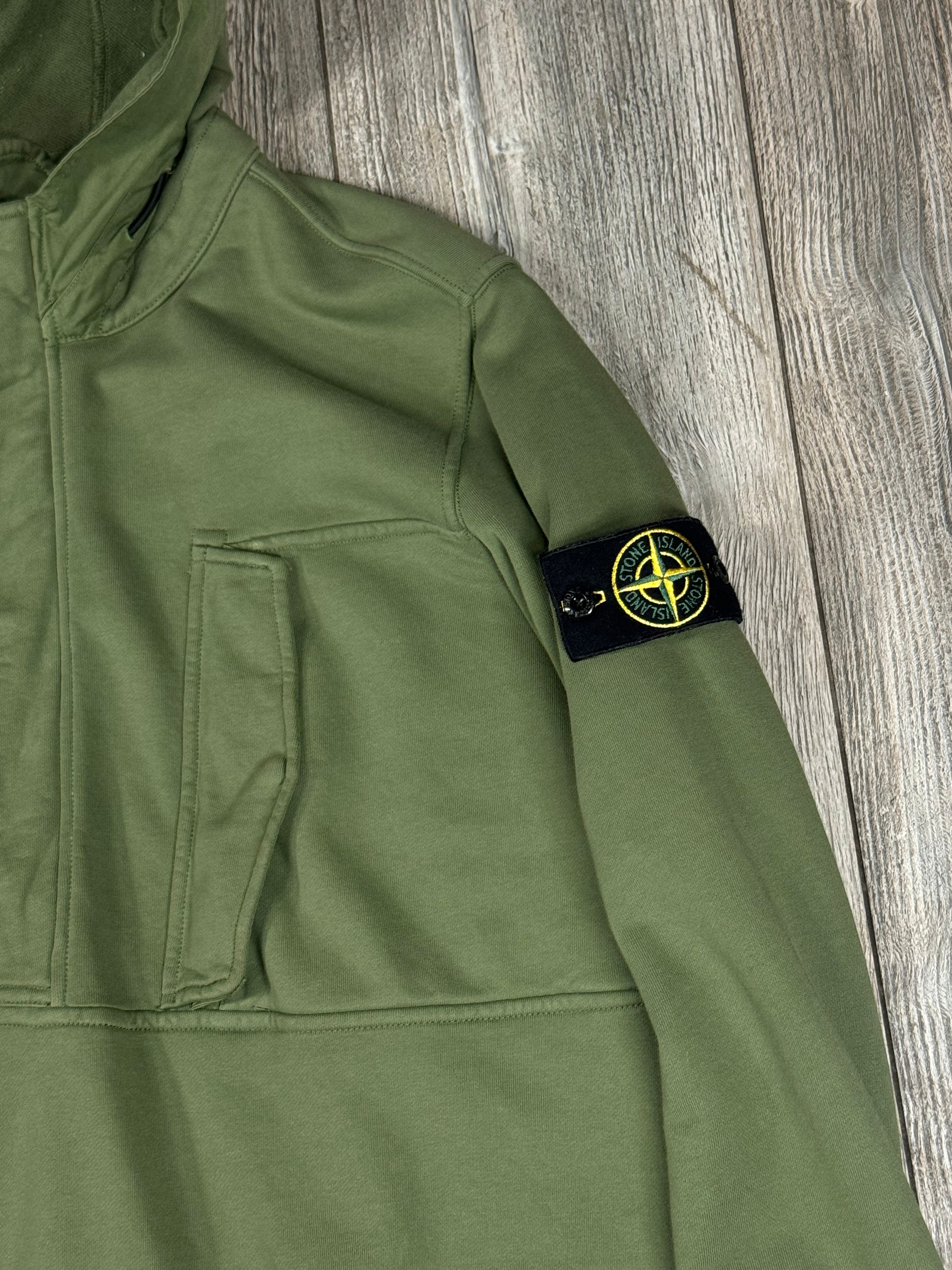 Stone Island Hoodie (Fittaa L)