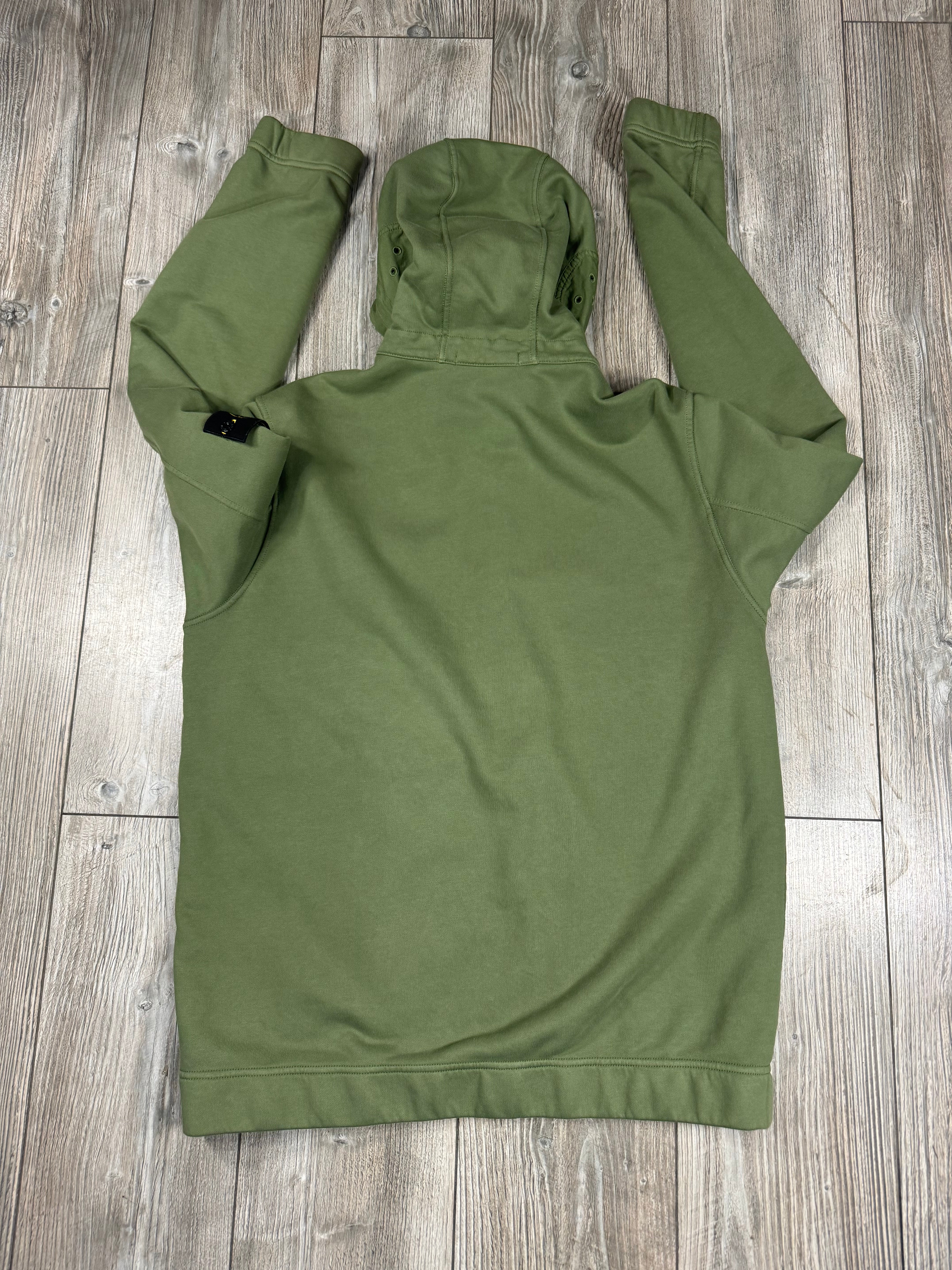 Stone Island Hoodie (Fittaa L)