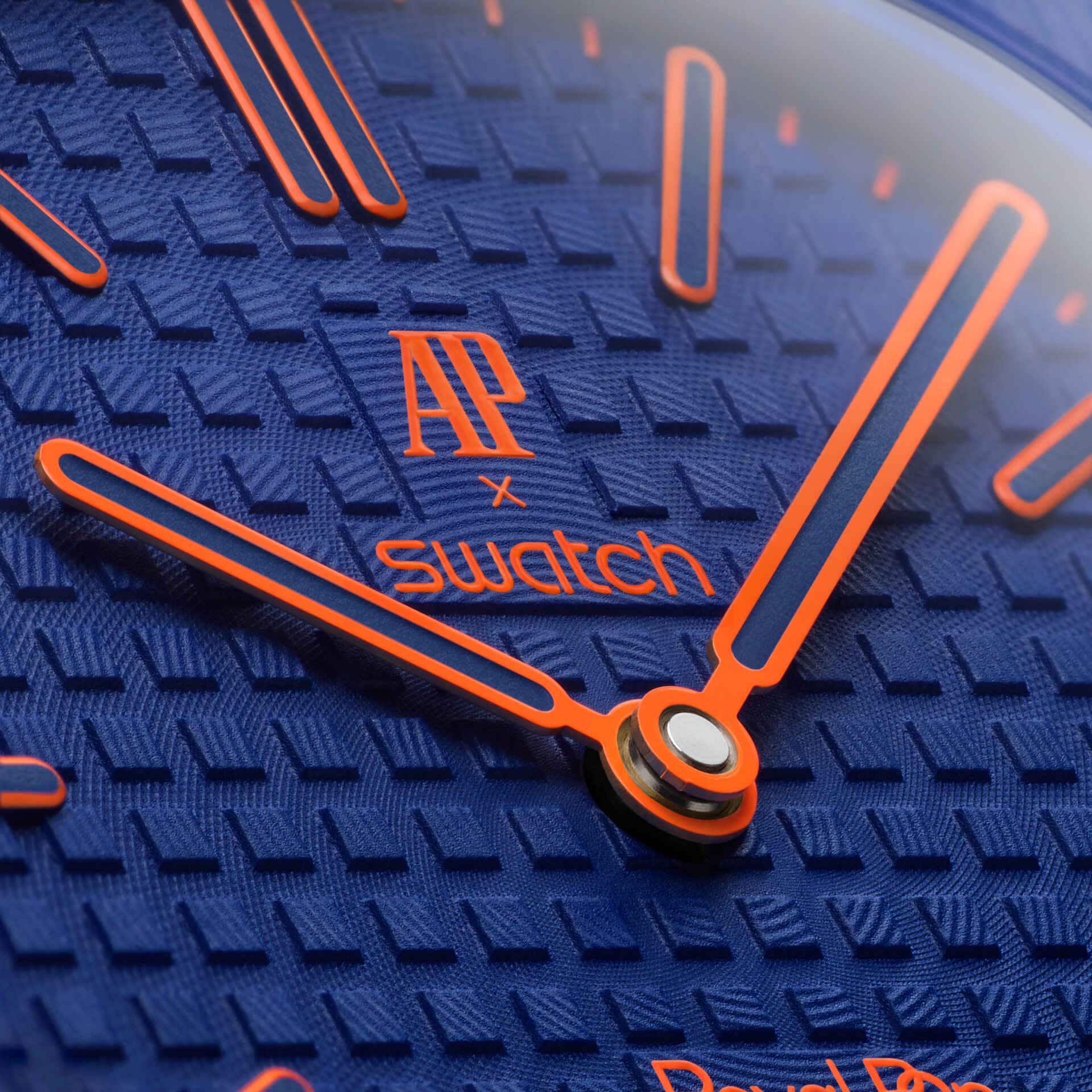Swatch x Audemars Piguet Bioceramic Royal Pop Orenji Hachi SSX03L103N