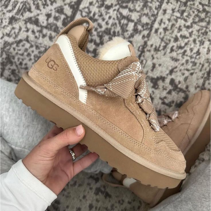 UGG Lowmel Sand